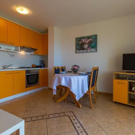 Ferienwohnung Fuer 4 Personen Ca 42 Qm In Dramalj, Kvarner Bucht Crikvenica Und Umgebung * Dramalj